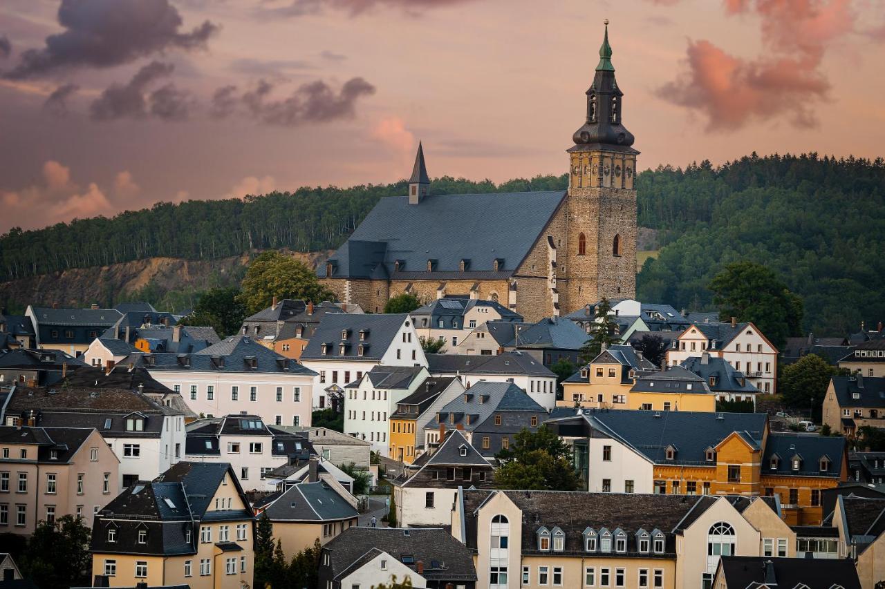 Berghotel Steiger - Erzgebirge Шнеберг Экстерьер фото