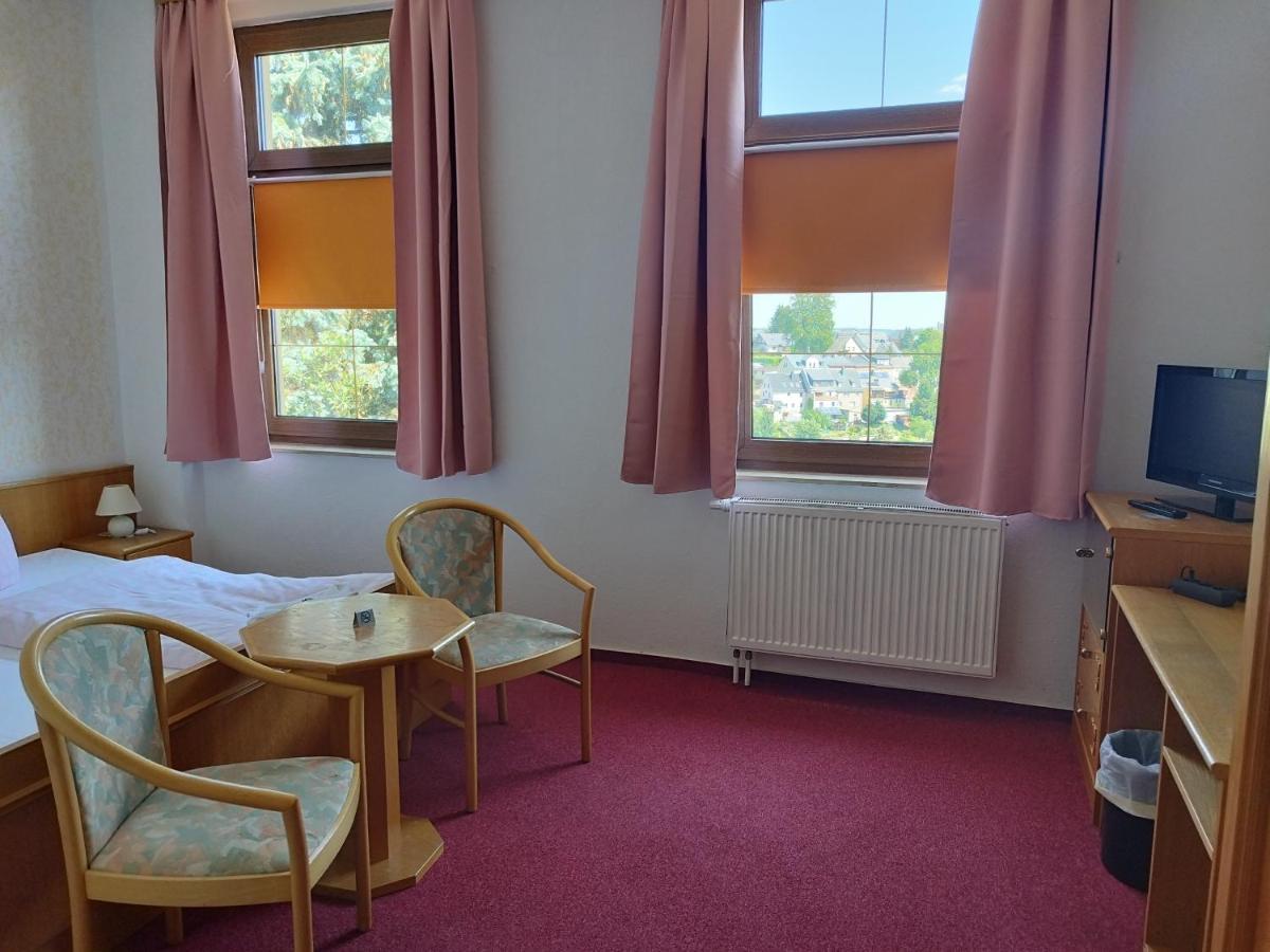 Berghotel Steiger - Erzgebirge Шнеберг Экстерьер фото