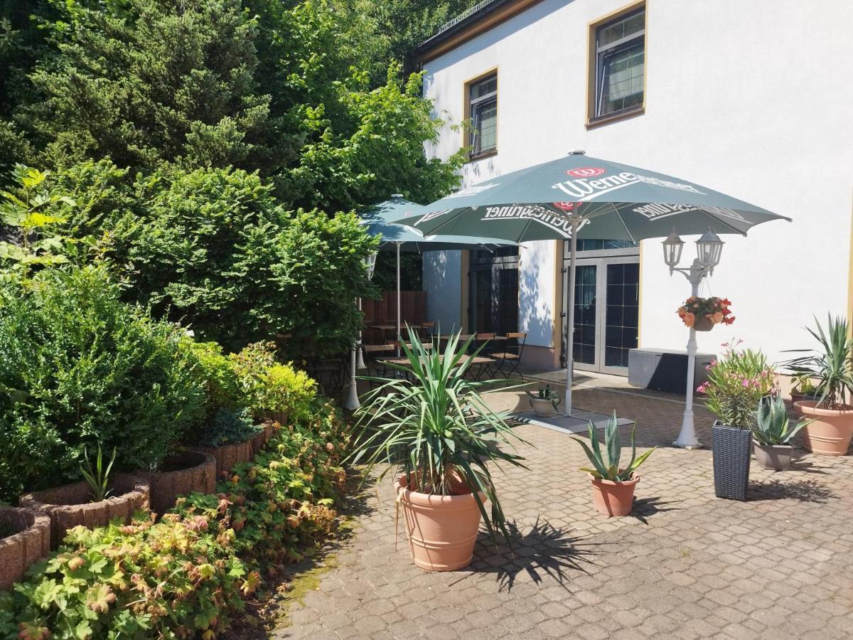 Berghotel Steiger - Erzgebirge Шнеберг Экстерьер фото