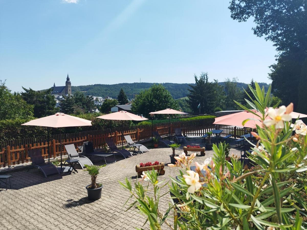 Berghotel Steiger - Erzgebirge Шнеберг Экстерьер фото